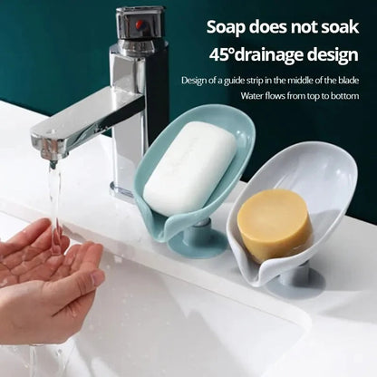 Leaf-Shape Self-Draining Soap Holder – Decorative 45° Slanted Hydraulic Soap Dish with Suction Base (Random Color)
